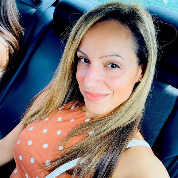 Meet your Posher, Sylvia - Picture 1 of 1